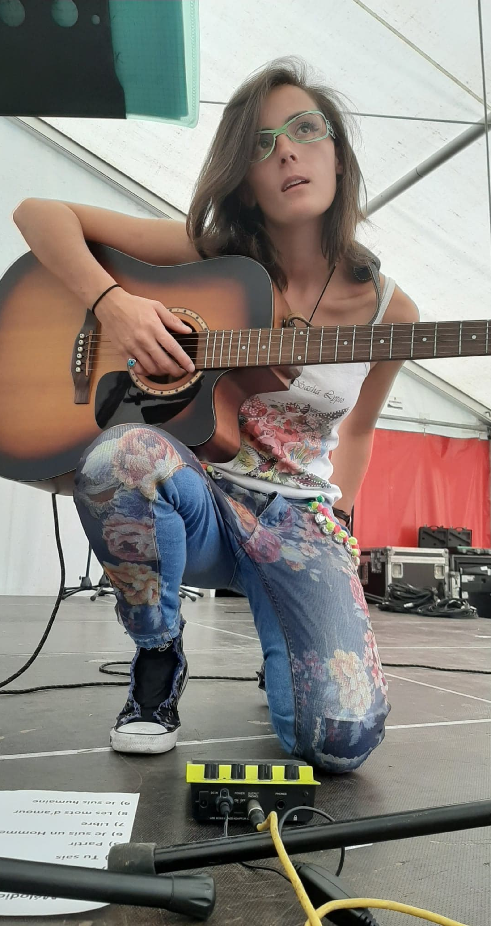 Chanteuse prestation musicale camping Lille